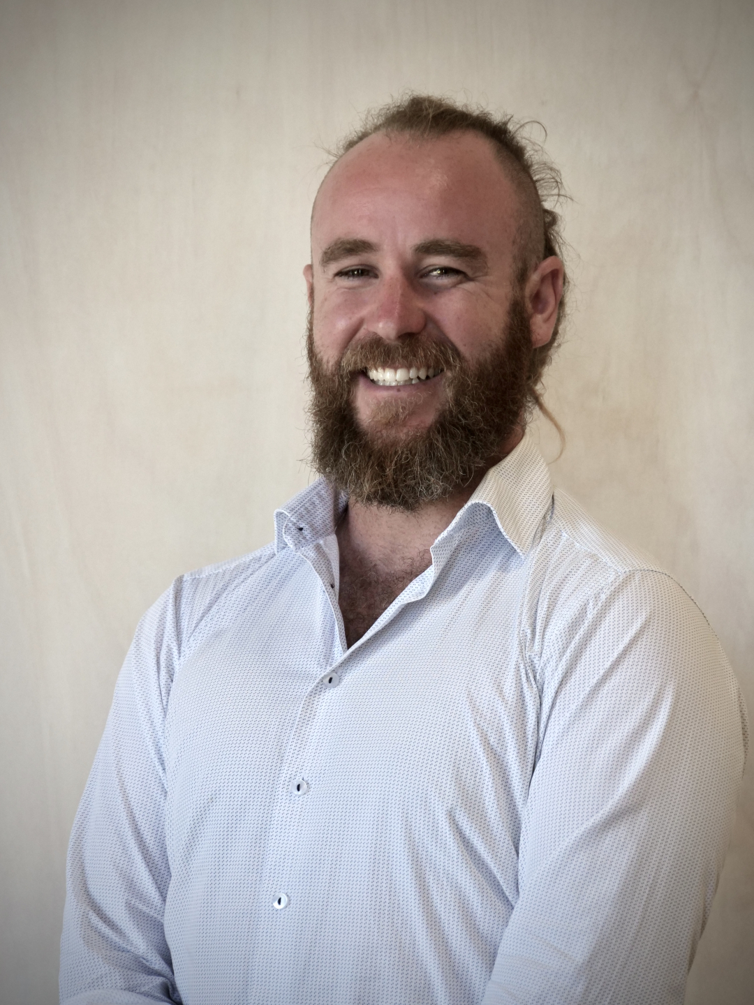 Daniel Seale - Guitar